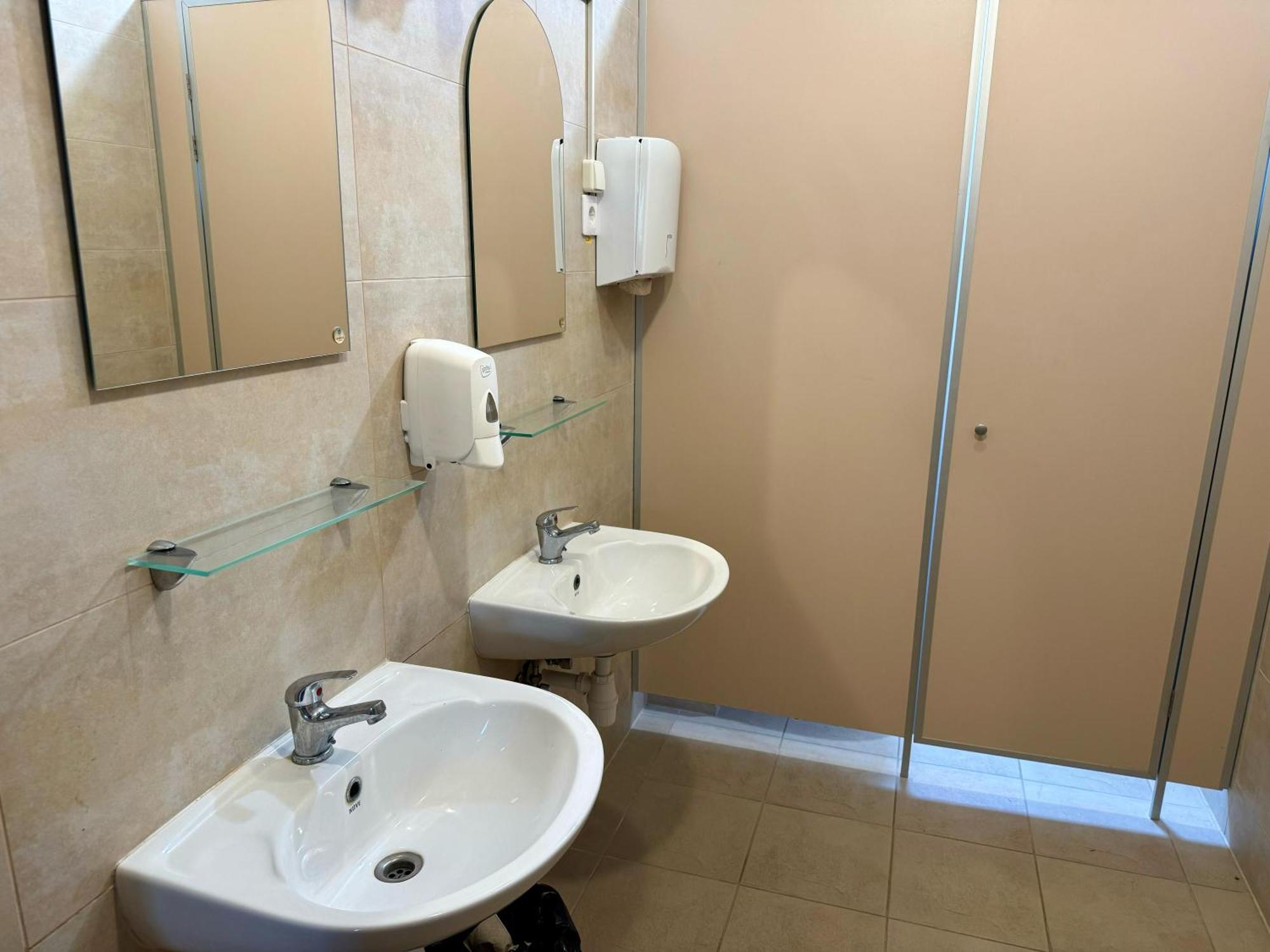 Sajutu Parka Hostelis Valmiera Bagian luar foto